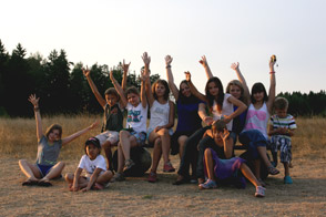 Группа поддержки в детском лагере