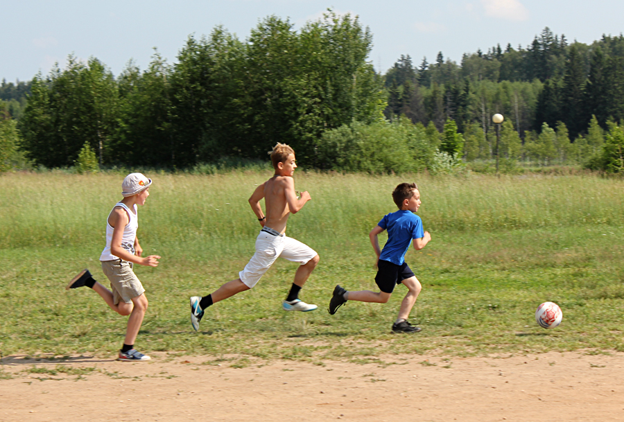 Занятия спортом в лагере